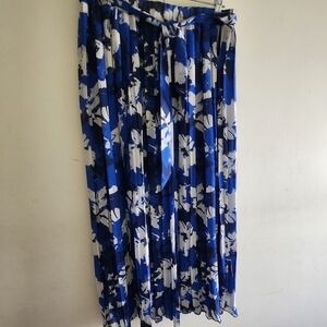 Joie Size Medium Pleated Maxi Skirt Blue and White Floral